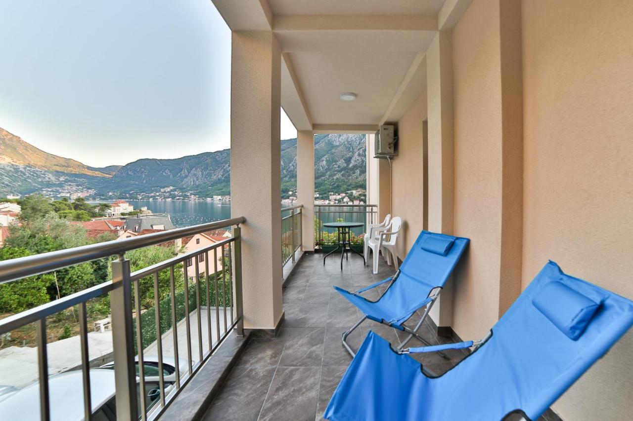 Java Apartments Dobrota Luaran gambar