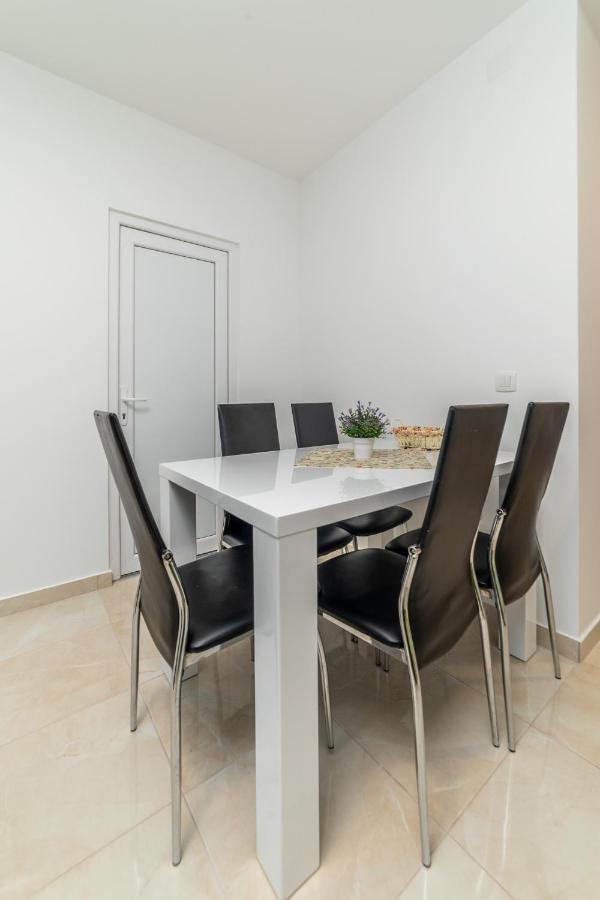 Java Apartments Dobrota Luaran gambar