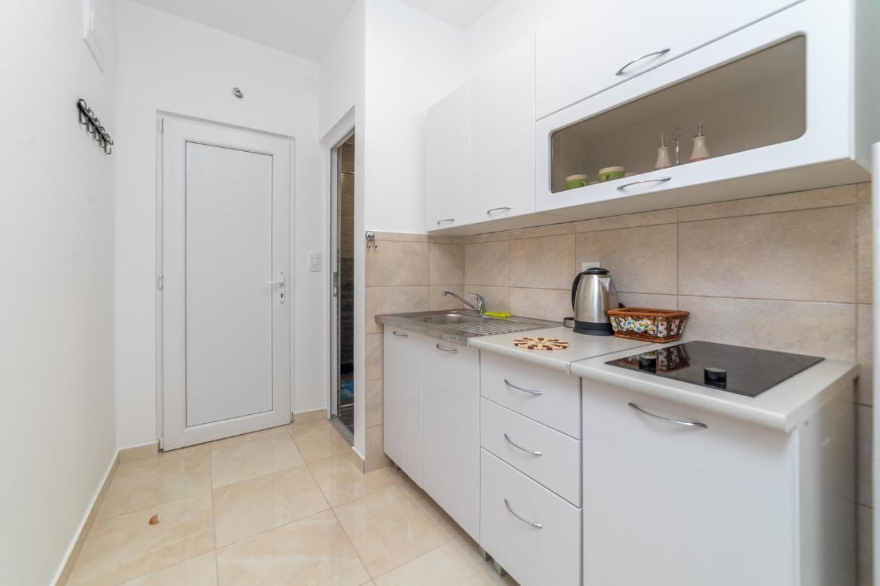 Java Apartments Dobrota Luaran gambar