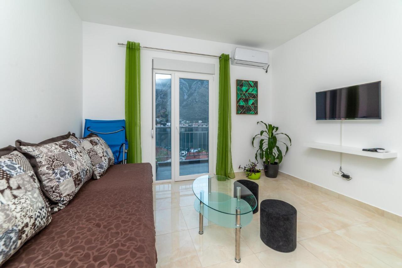 Java Apartments Dobrota Luaran gambar